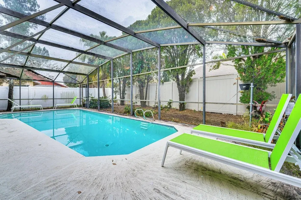 7 Mi to Gatorland: Retreat w/ Pool & Elliptical