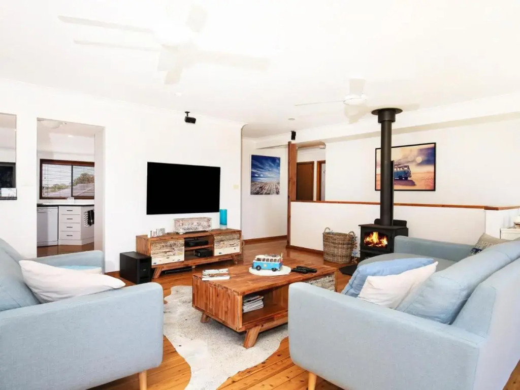 Shores I Pet Friendly I 1 Min Walk to Beach