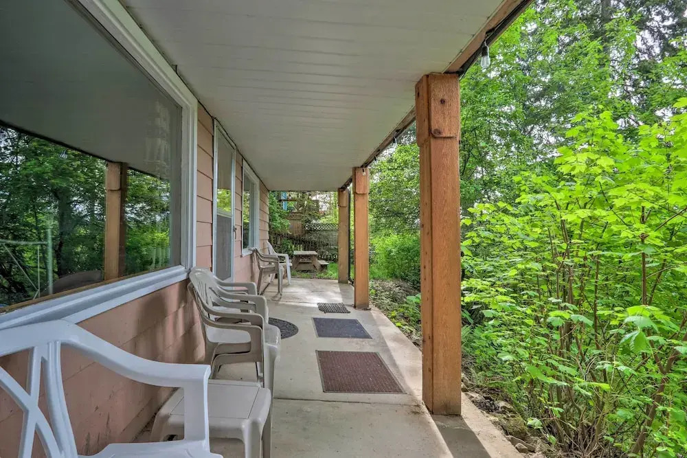 'honeysuckle on Hayden' Lakefront Home w/ Dock!
