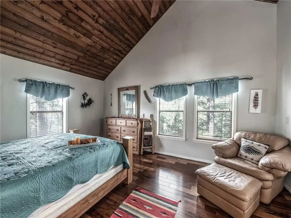 Horse Feathers, 3 Bedrooms, Pool Table, Sleeps 6
