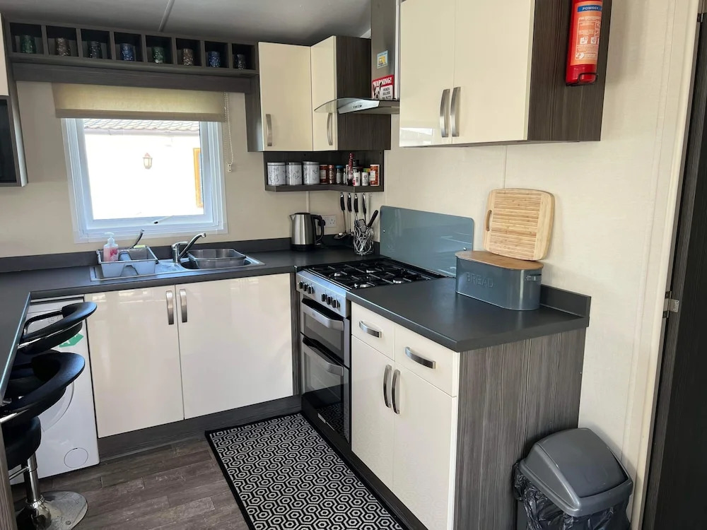 Inviting Luxury 2-bedroom Caravan in Hunstanton