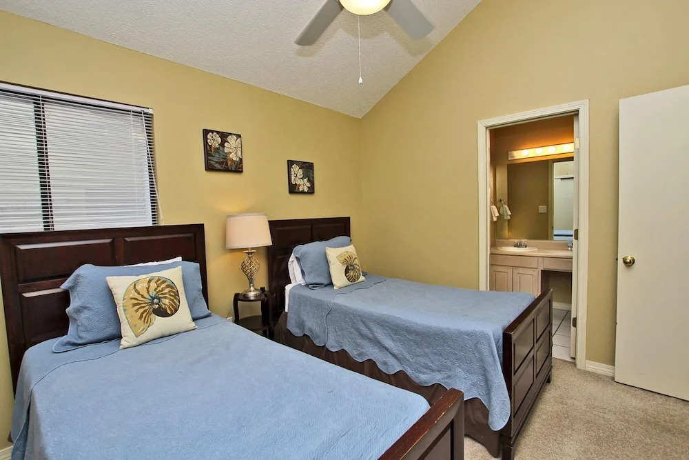 Pleasure Isle Villas 30B by Youngs Suncoast
