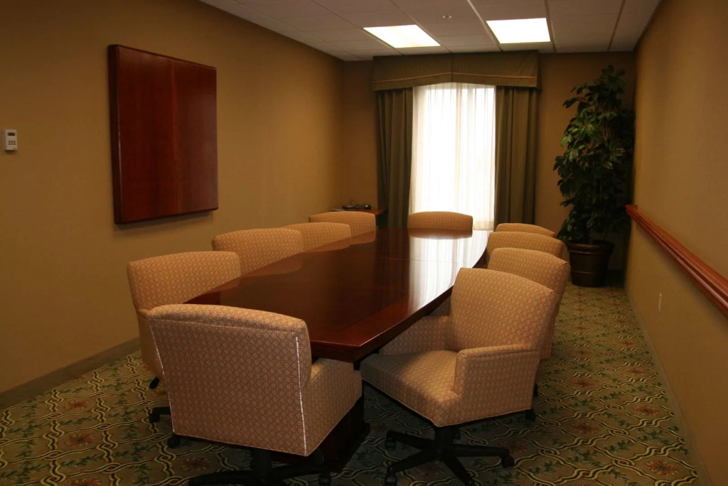 Newly Renovated Hampton Inn Omaha West Lakeside