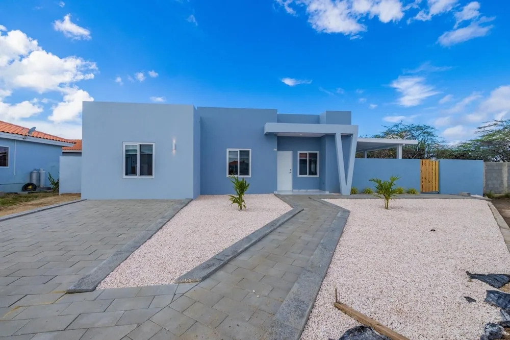 Brand New 3BR 2BA w Private Pool Near Palm Beach