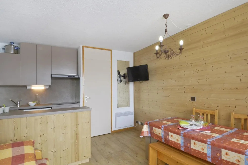 Belle Plagne Two-roomed Apartment for 5 People, Located on the Slopes On205