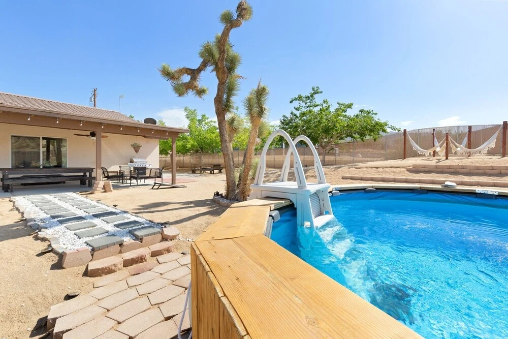 Alana House - Pool, Hot Tub, Bbq, Fire Pit + Walk To Hikes! 4 Bedroom Home by RedAwning