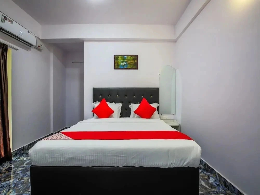 Toms Imperial Boutique by OYO Rooms