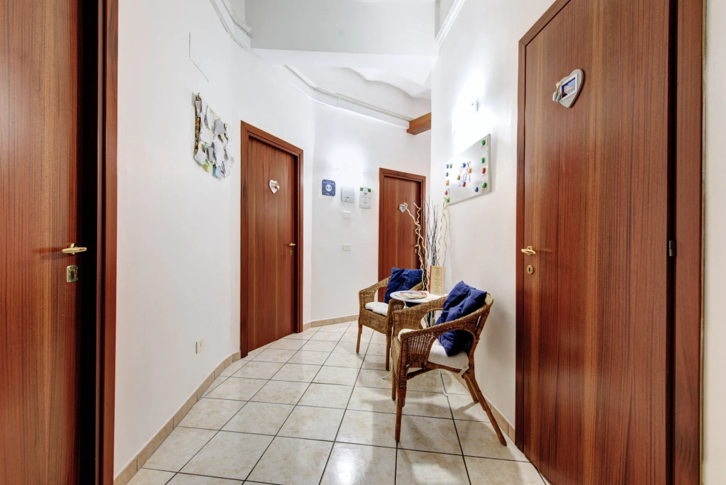 In the Center by Local Domus