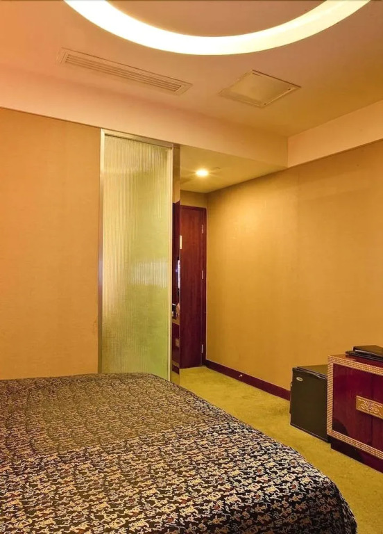 Tieliu Business Hotel
