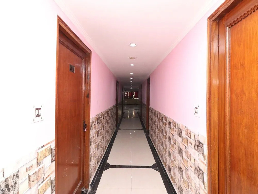 OYO 26906 Hotel Tarang
