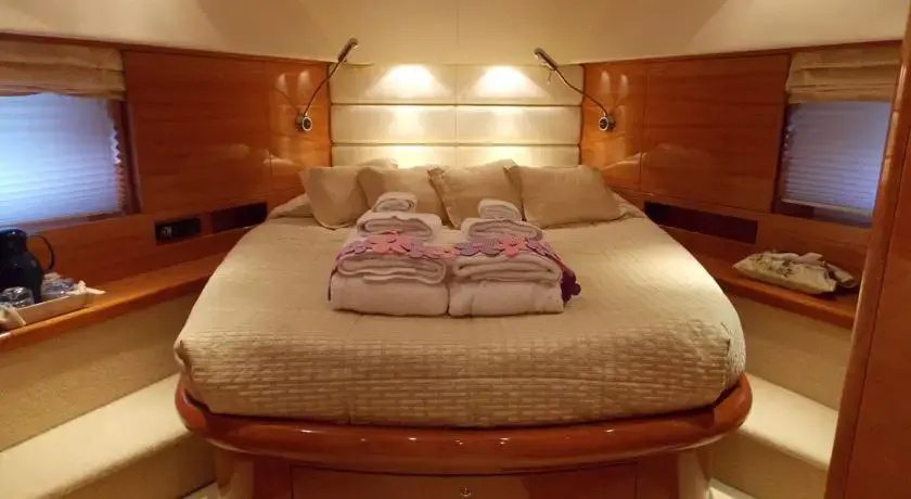 George V Yacht
