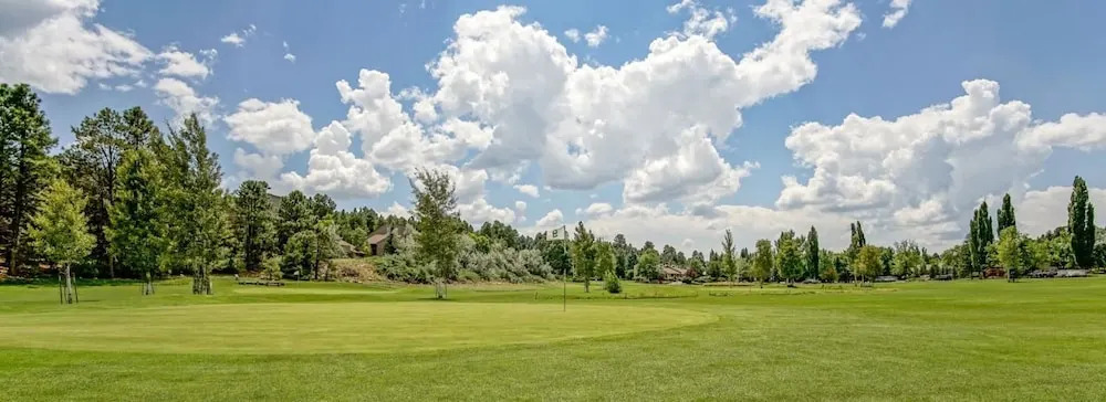 Trendy Country Club Condo