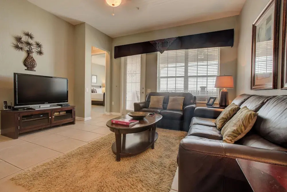Lakeview Executive Penthouse