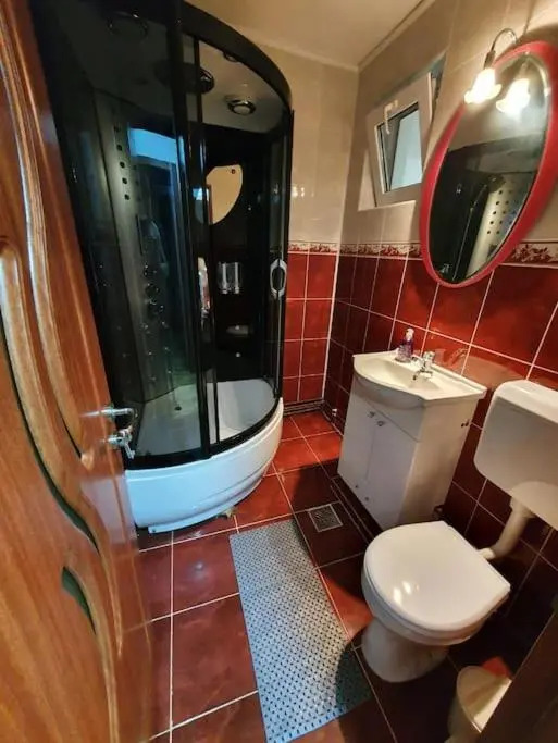 Apartament spatios, living+ 2 dormitoare
