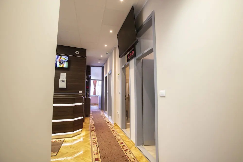 Hostel amd