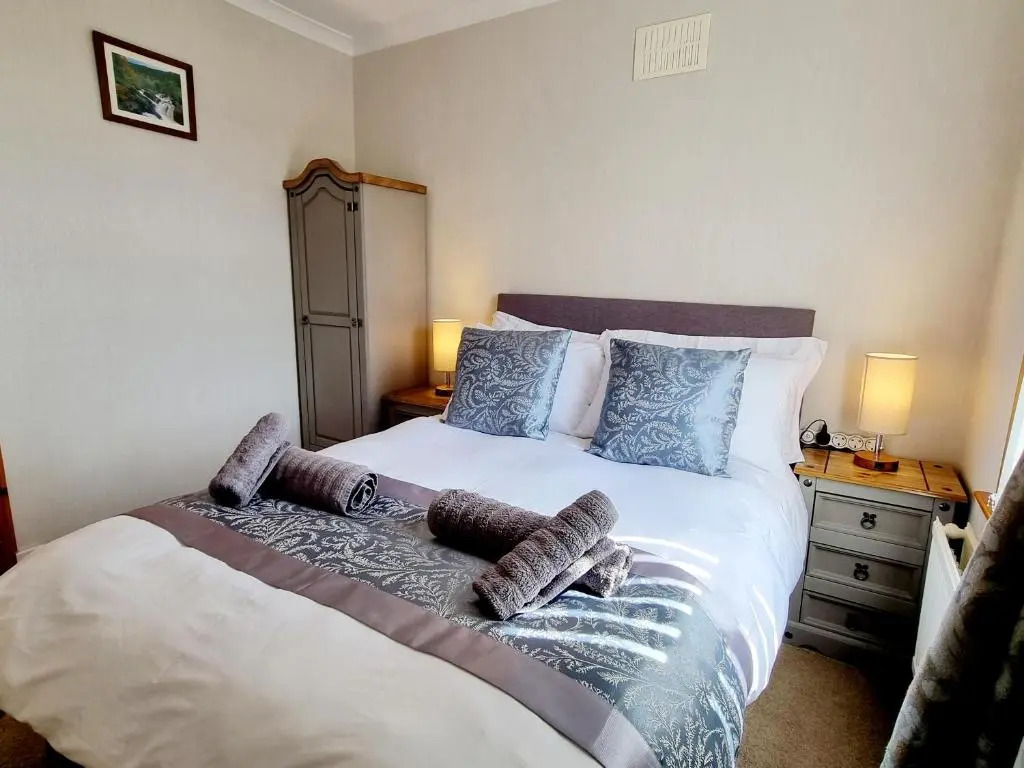 Inverness City 3 bedroom house free parking