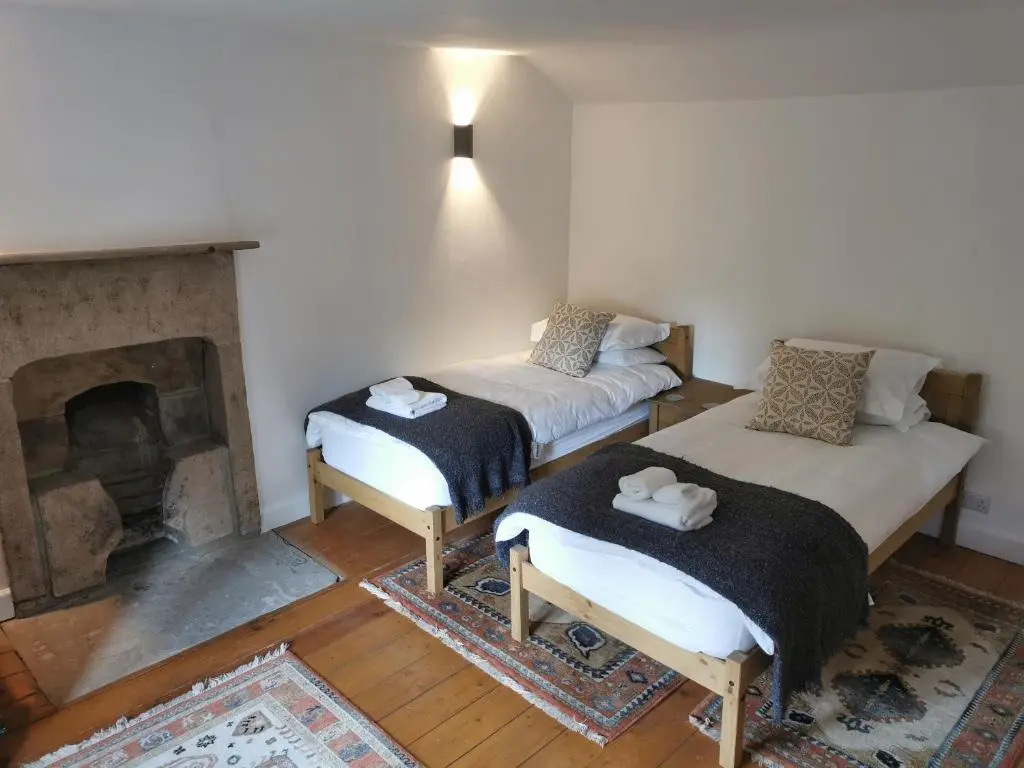 Beautiful Peak District Cottage With Hot Tub