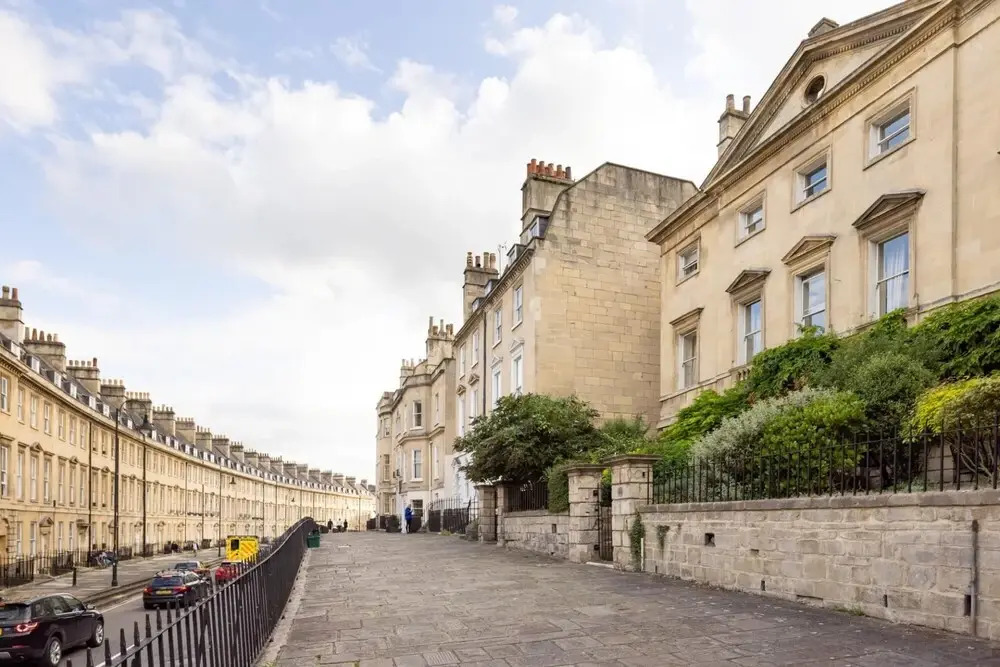 The Admirals Mansion - Central Bath