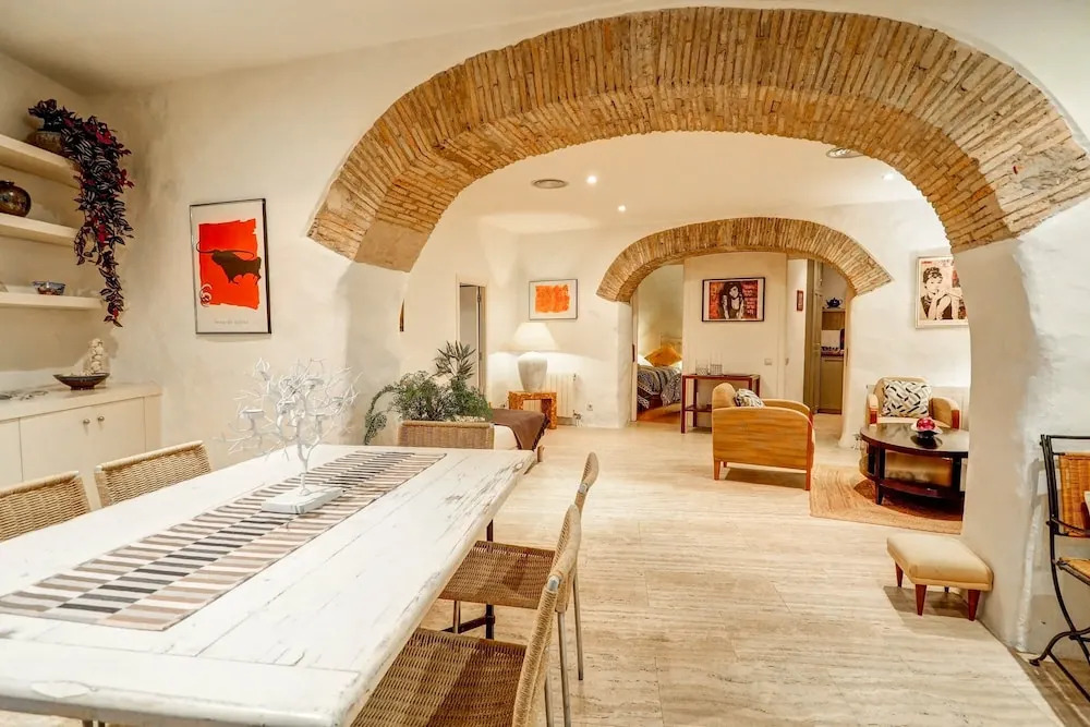 Casa Cava