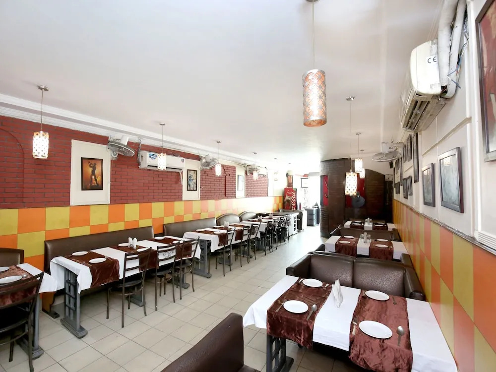 OYO 9243 Trumpets Hotel