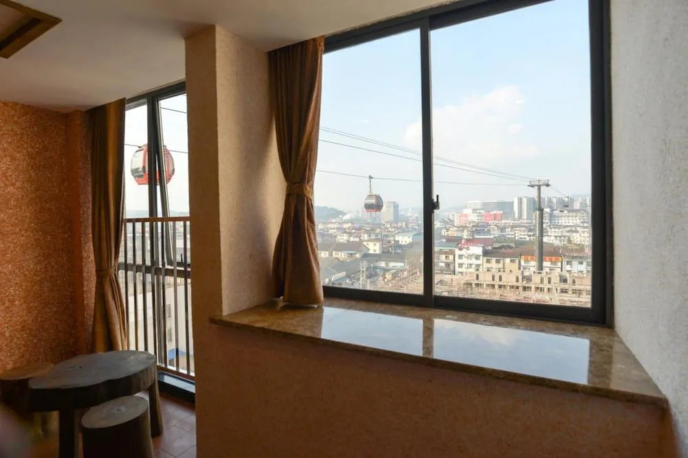 Tianmen Yeyu Hotel