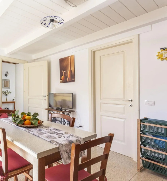 Salomone Apartment 15 With Terrace by Wonderful Italy