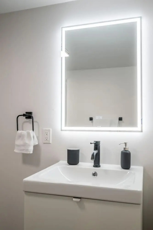 Modern Contemporary 2 Bedroom Suite