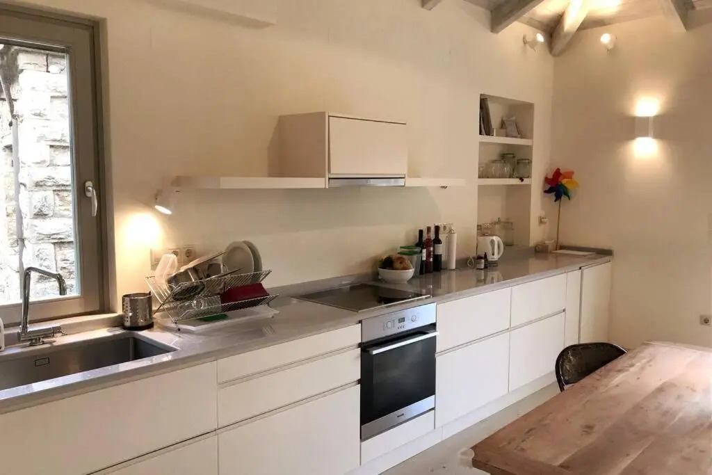 Footpath House / Ολόκληρο σπίτι στο Μεγάλο Χωριό