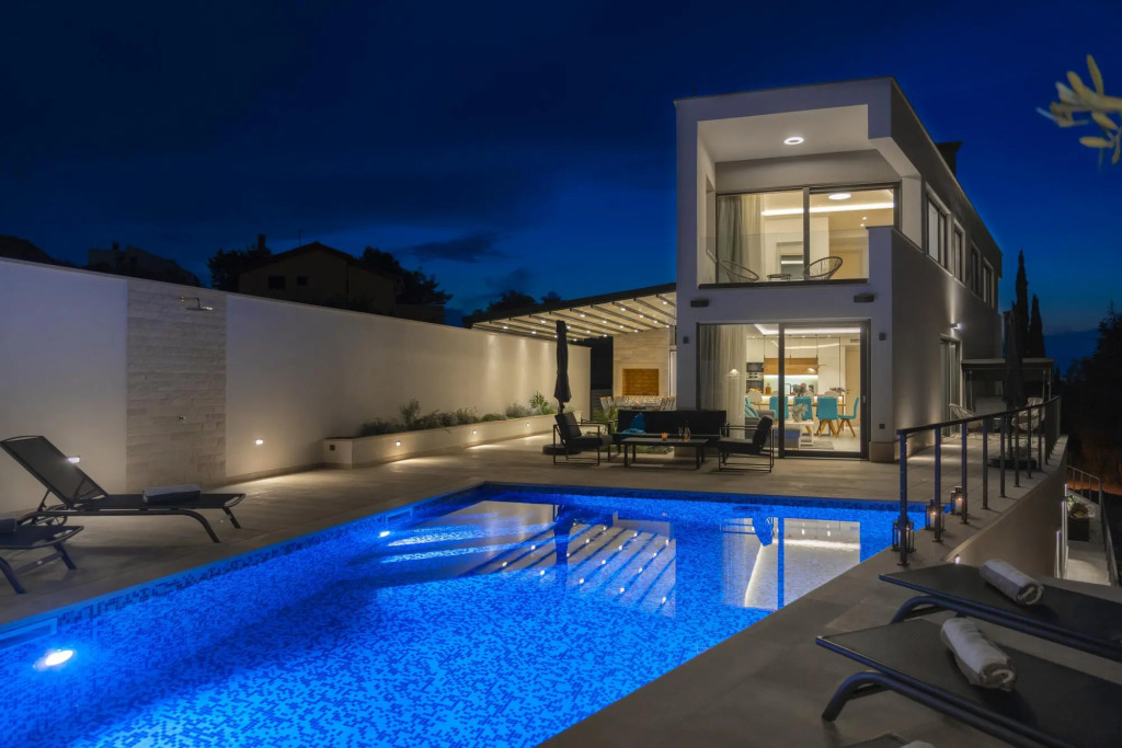Bondi in Supetar with 4 bedrooms and 4 bathrooms