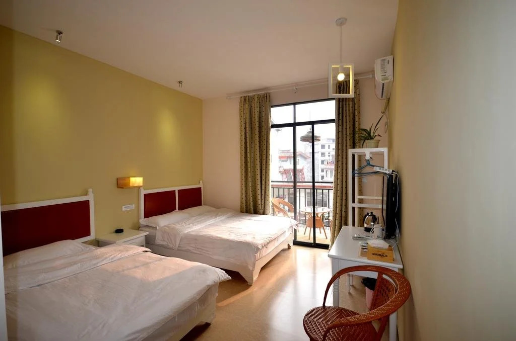 Shanshan gap Year Hotel