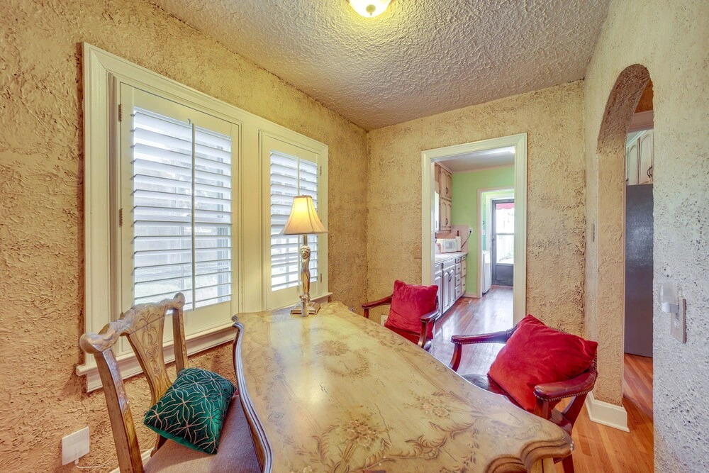 Charming Tusla Home ~ Half-mi to Expo Square!
