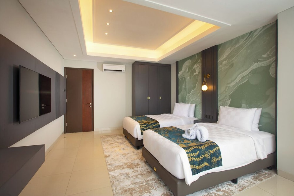 Louis Kienne Suites Cikarang
