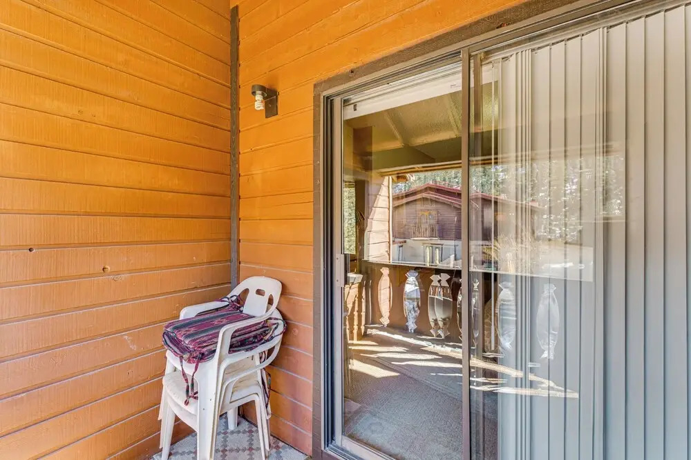 < Half-mi to Red River Ski Area: Townhome w/ Patio