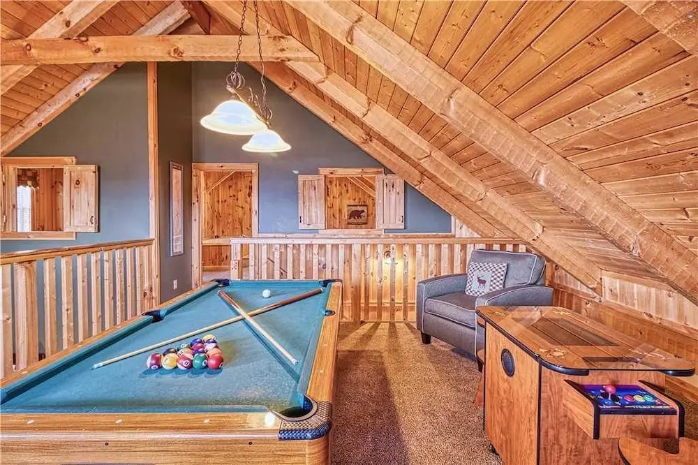 Chubby and Cubbys Den - Three Bedroom Cabin