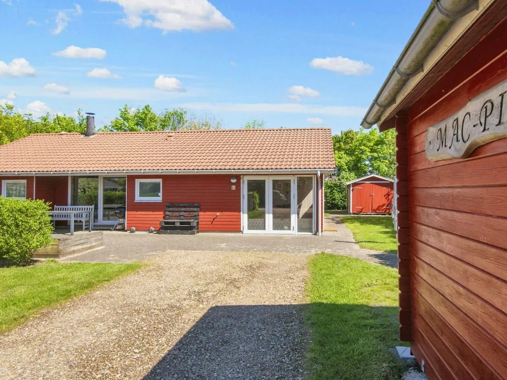 6 person holiday home in Tarm