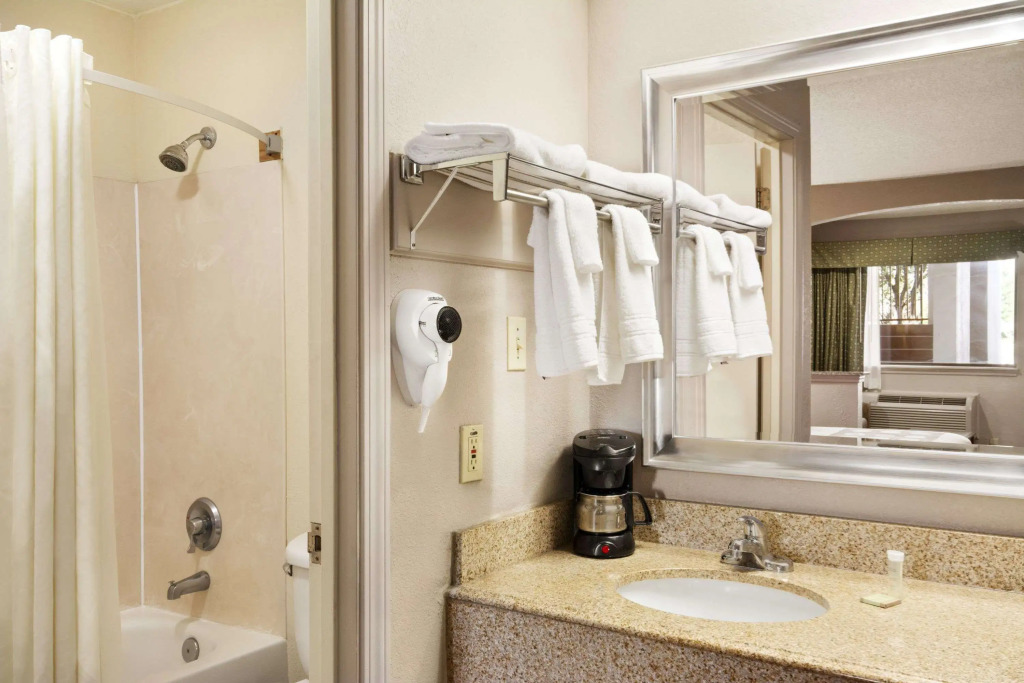 Staywell Suites