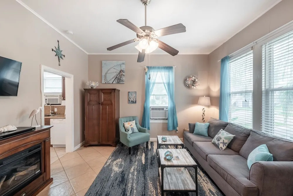 Ocean Blue And Ocean Breezes 2 Bedroom Home
