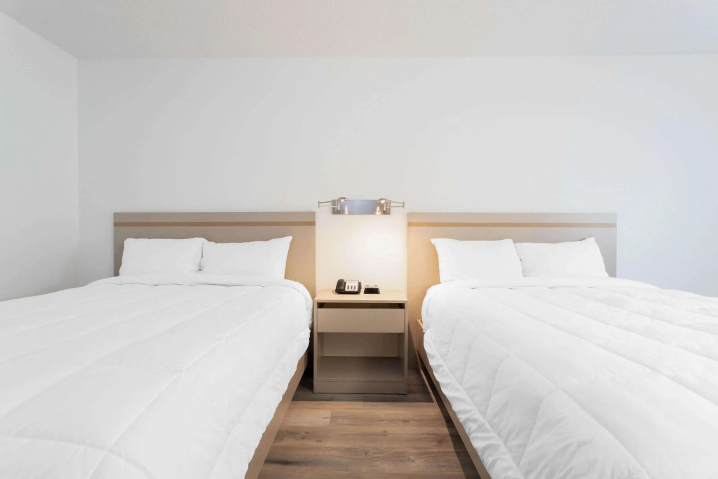 Travelodge by Wyndham Elkhart