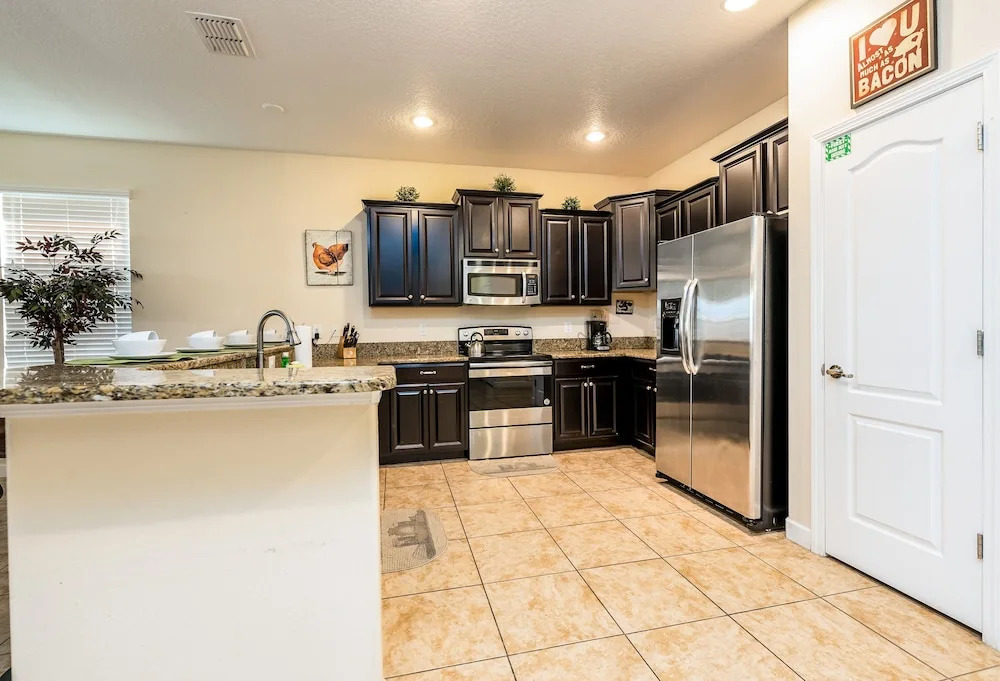 1440cg 7 Bedroom Home