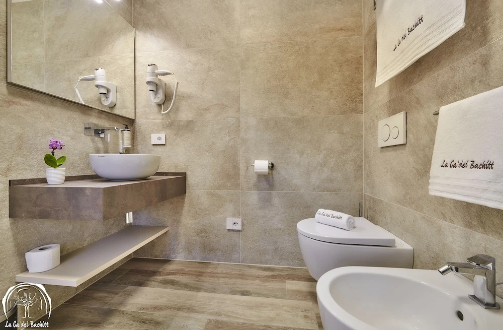 FORESTERIA GUESTHOUSE CA DEI BACHITT