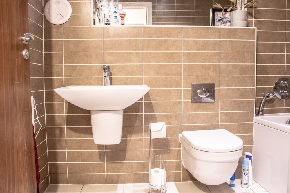 2 Bedroom 2 Bathroom Flat