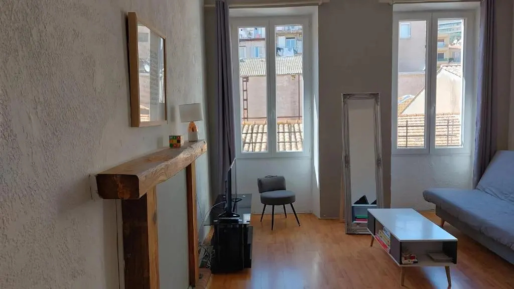 **** VERY CENTRAL Ajaccio 36 rue Fesch, cosy flat in city center pedestrian street, up to 4 people ****