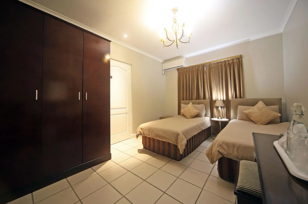 Savoy Lodge