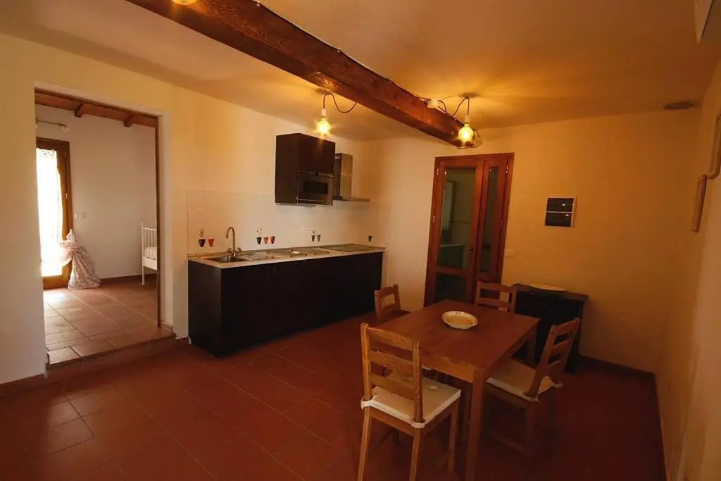 Villa con Piscina 10 Posti Letto, LOliveta Di Rivalto