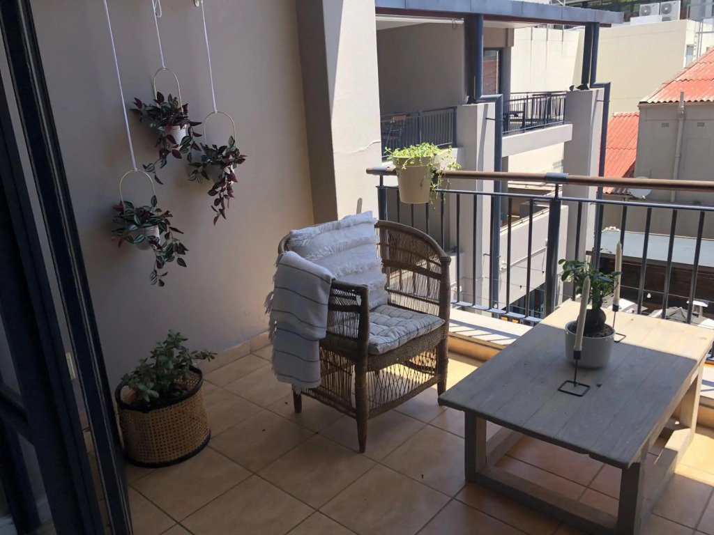 Courtyard Casual - stylish studio in heart of Stellenbosch centre