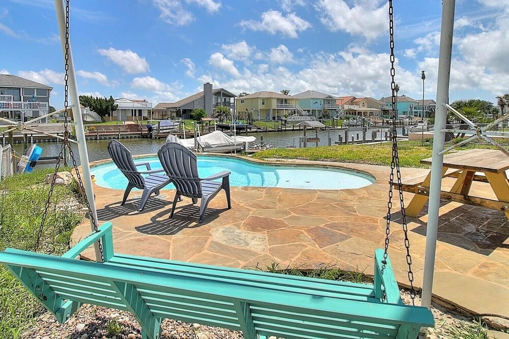 Baydreamer Vacation Home With Private Pool by Redawning