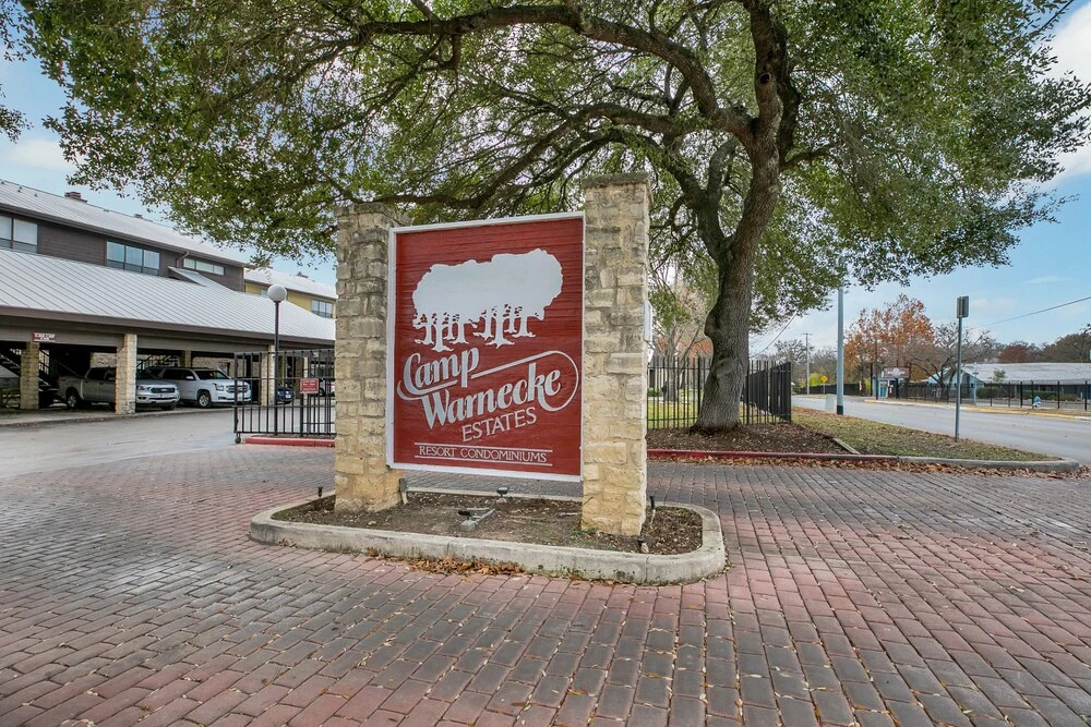 New! Luxurious Riverfront Condo Just 1 Blk to Schlitterbahn!