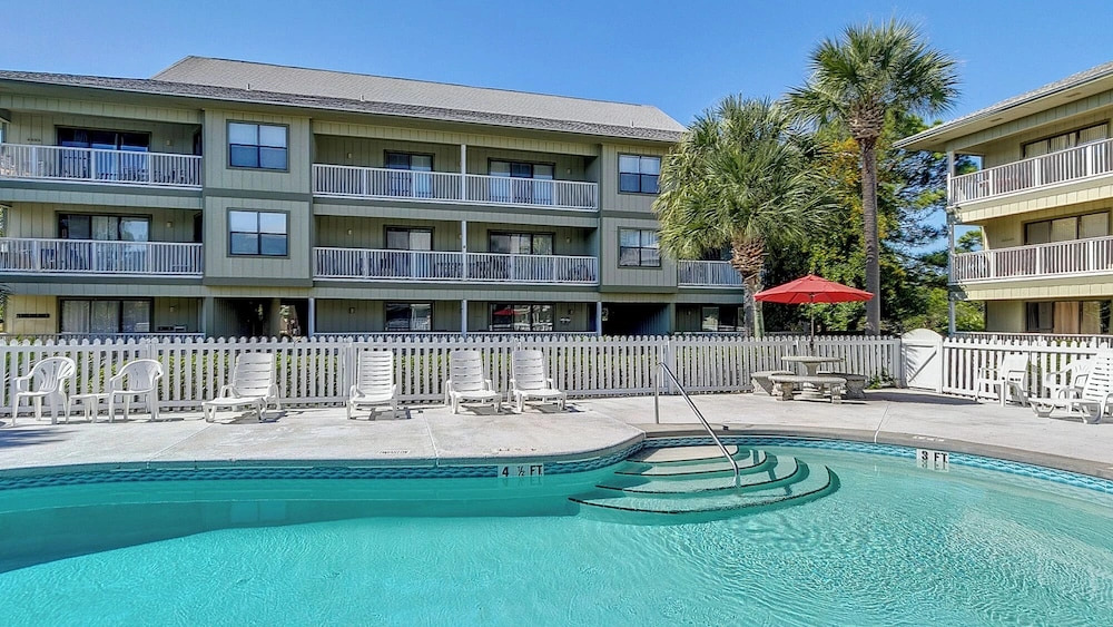 Beachwood Villas 10C - 2 Complex Pools, Tennis, Modern Coastal Charm