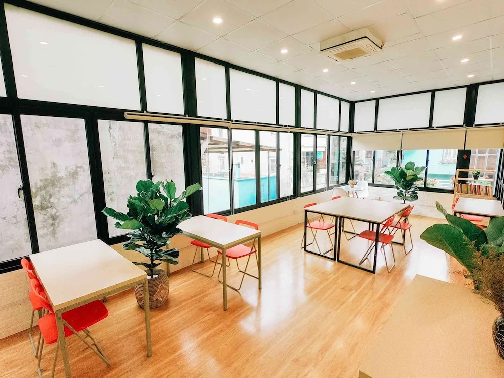 Le Plateau Hostel