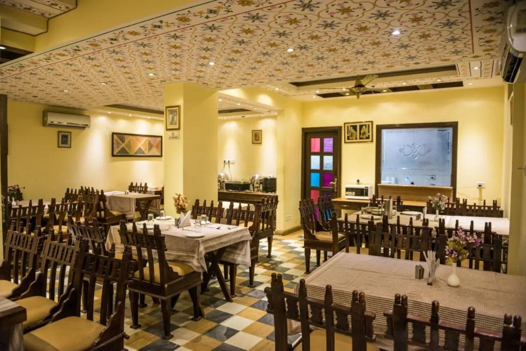 Hotel Rajputana Haveli - Near Jal Mahal - Jaipur